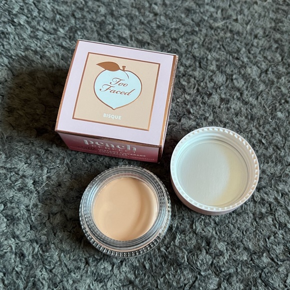 Too faced Peach Perfect Concealer - Picture 4 of 5